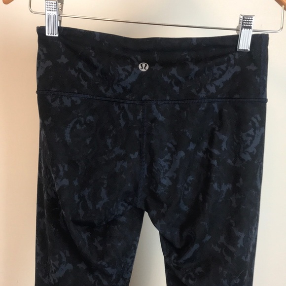 EUC lululemon Blue & Black Full Length Leggings - Picture 5 of 8